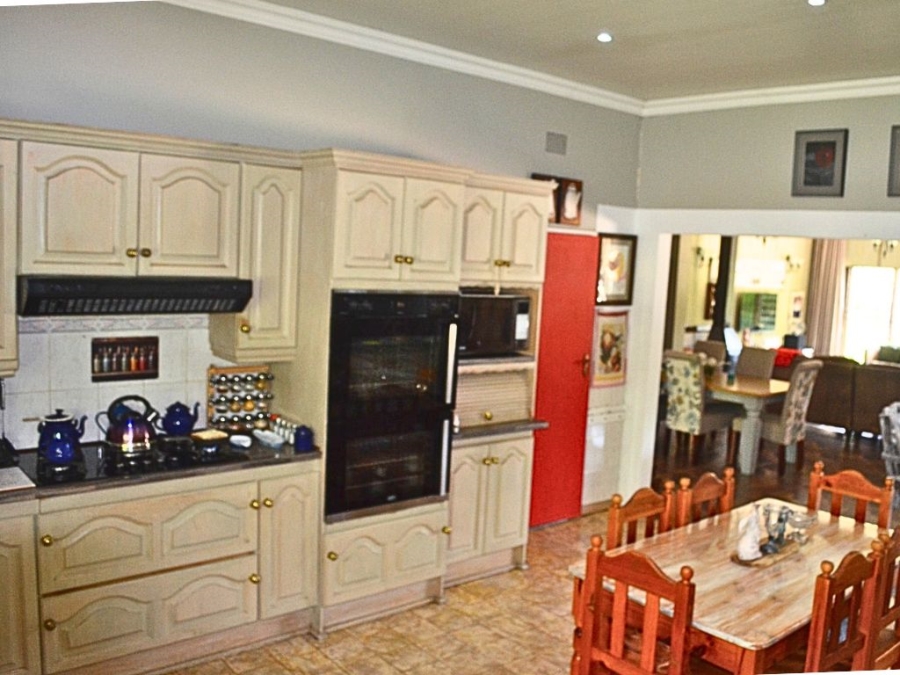 4 Bedroom Property for Sale in Wilgenhof Free State